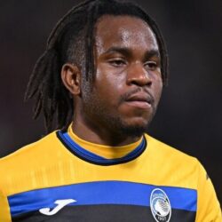 Proč Lookman nepotřásl Gasperinimu rukou po zápase Serie A? Důvody konfliktu a mlčení hráče